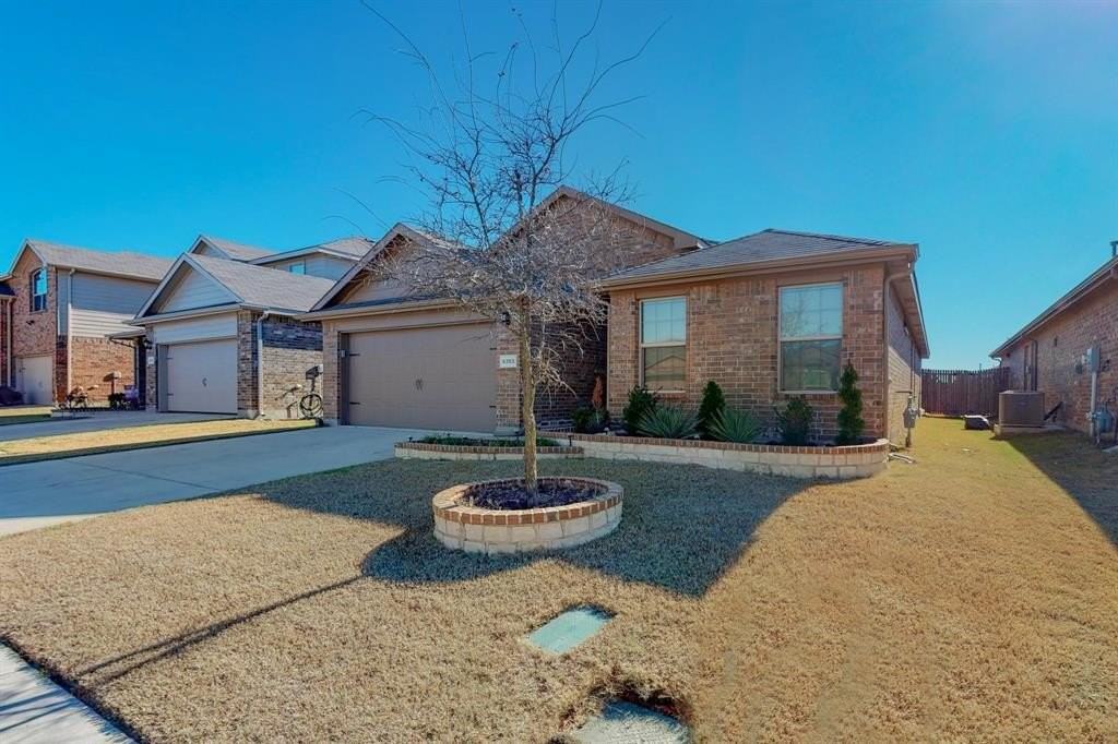 6353 Spokane Dr - Photo 2 of 29