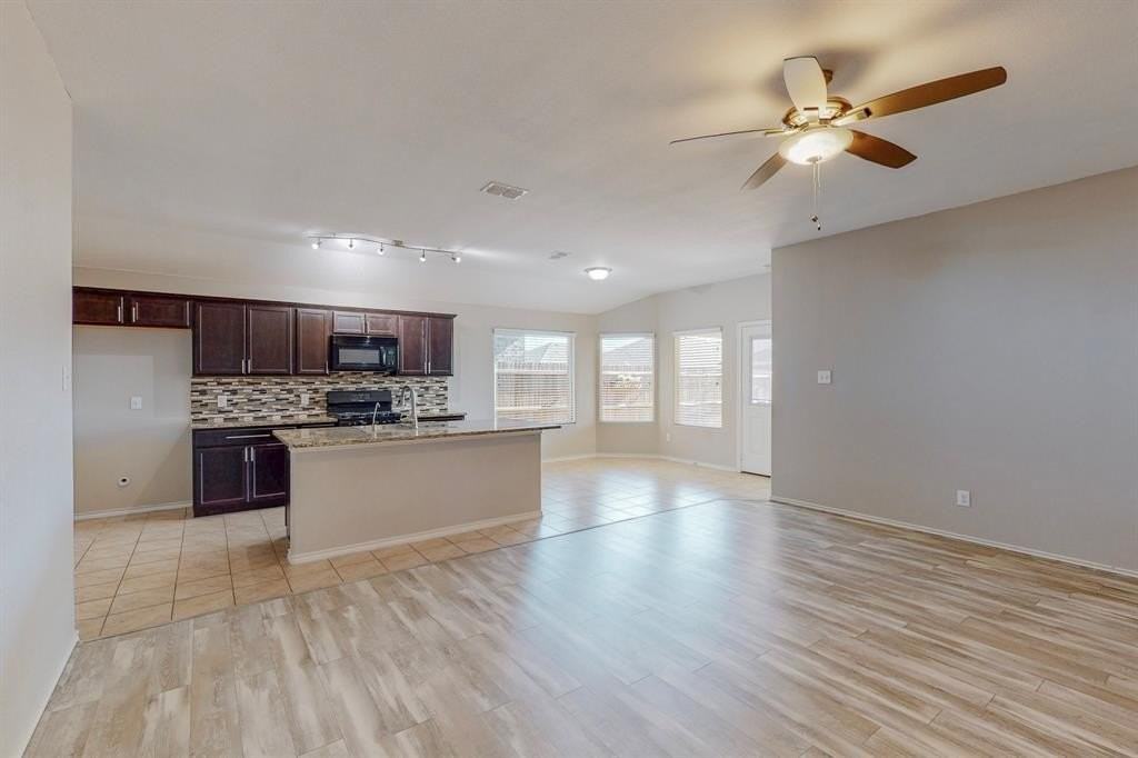 6353 Spokane Dr - Photo 5 of 29