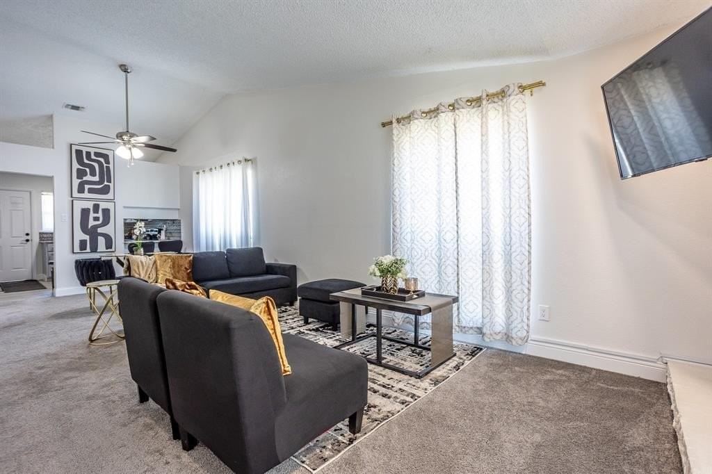 2734 Sherry St - Photo 6 of 31