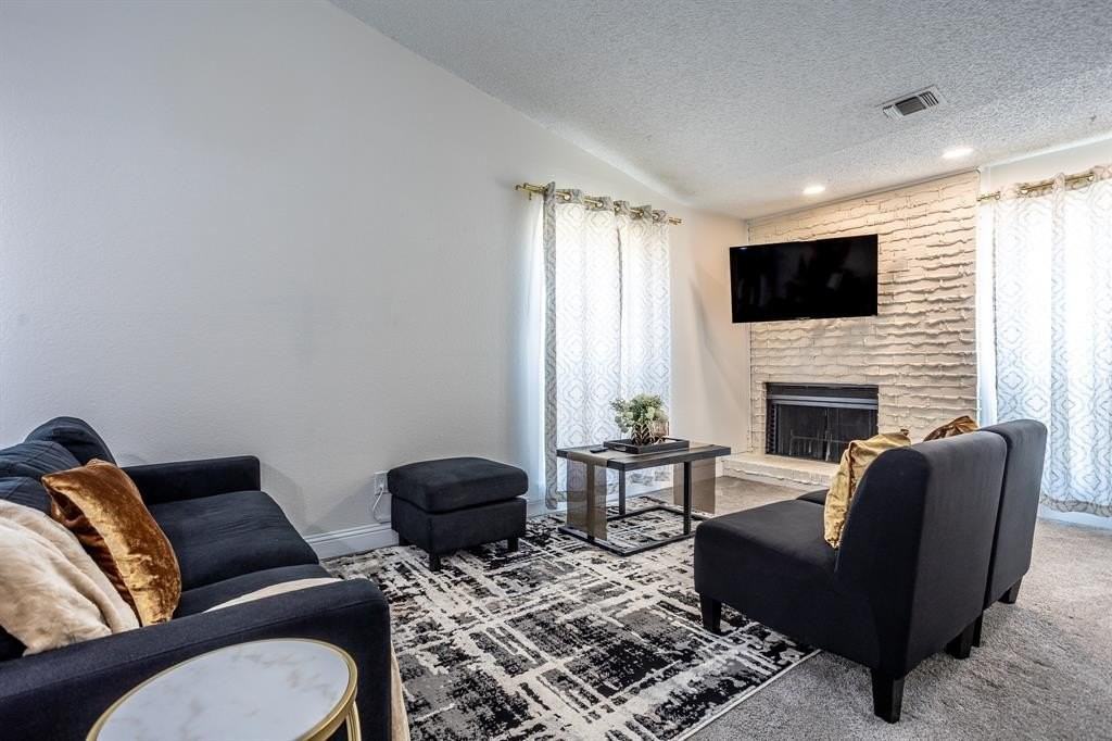 2734 Sherry St - Photo 7 of 31