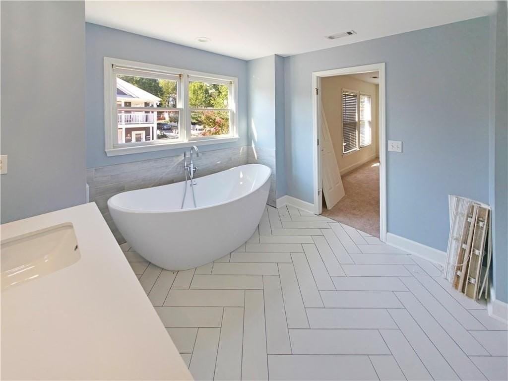 136 Crumley St Se - Photo 4 of 15