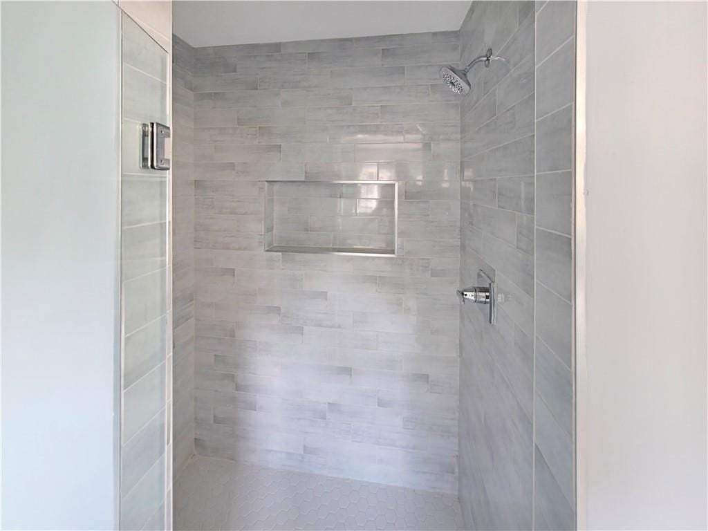 136 Crumley St Se - Photo 5 of 15