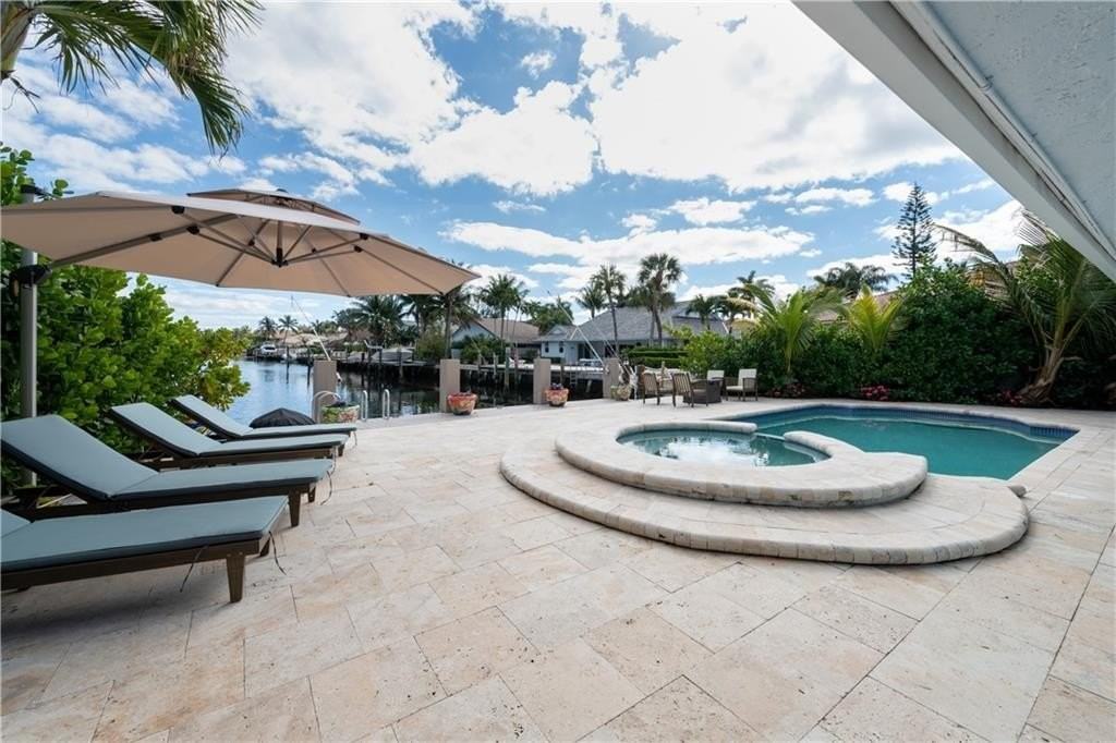 2711 Boone Dr - Photo 2 of 35