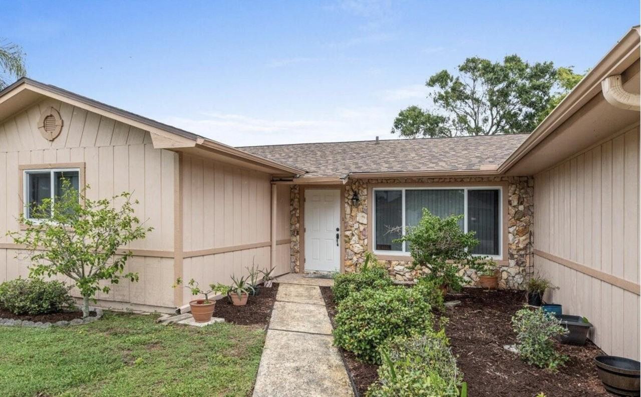 357 Nw Hogan St - Photo 3 of 6