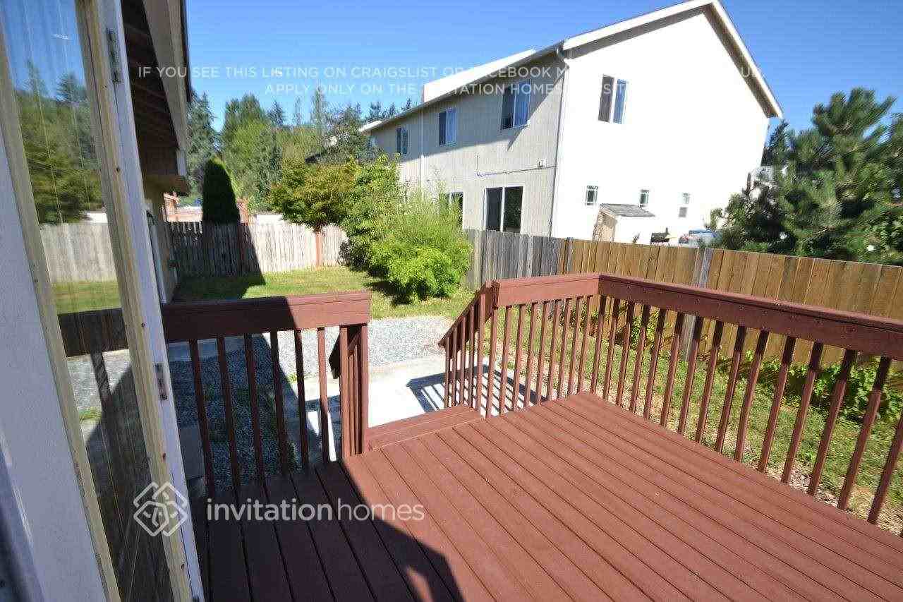 3244 S 302nd Pl - Photo 3 of 4