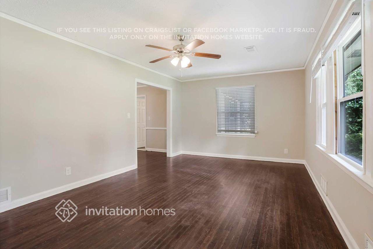 2710 Ellen Way - Photo 4 of 22