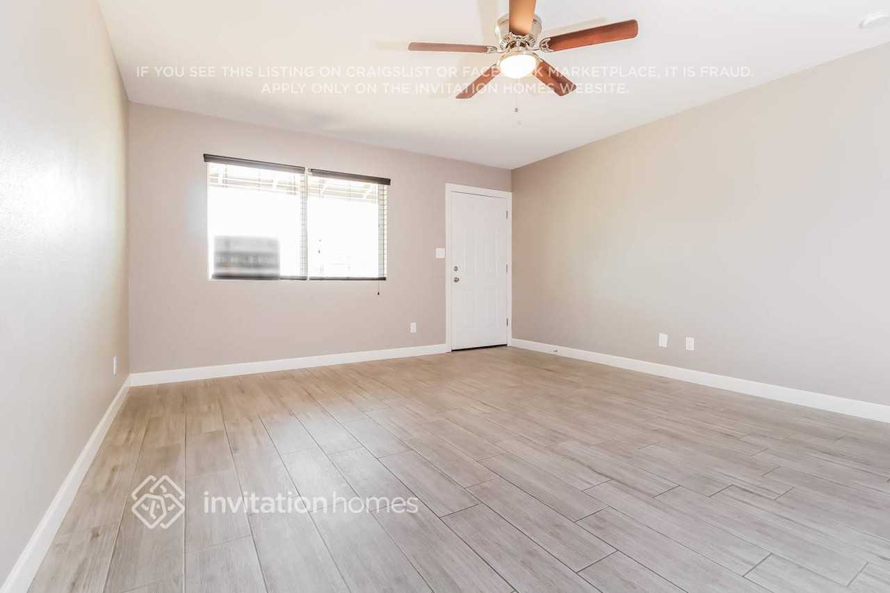 4214 W Las Palmaritas Dr - Photo 3 of 16
