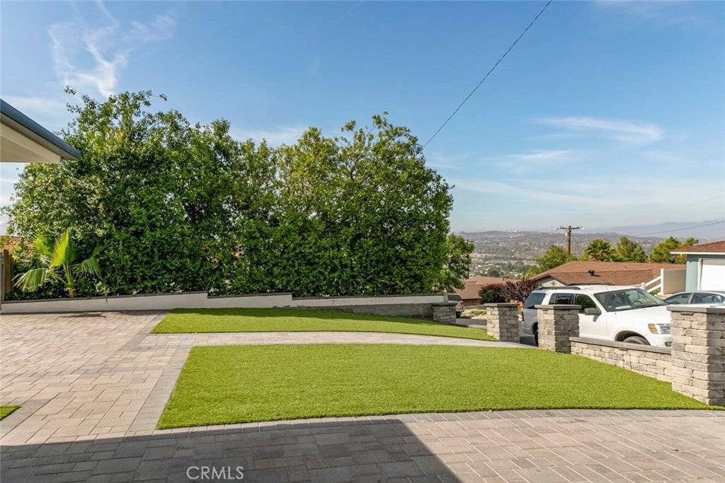 27964 Carvel Dr - Photo 5 of 42