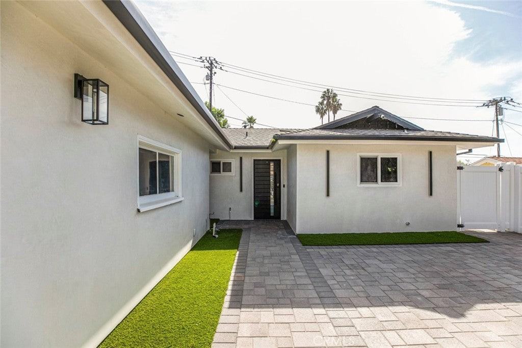 27964 Carvel Dr - Photo 6 of 42