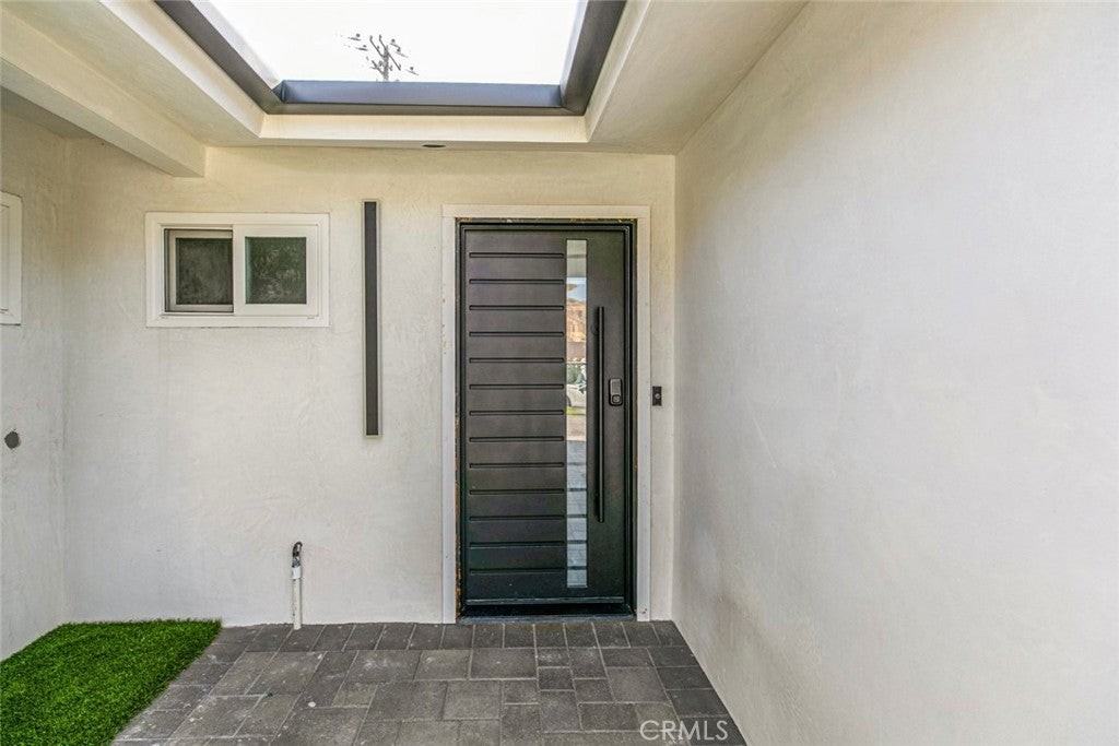 27964 Carvel Dr - Photo 7 of 42