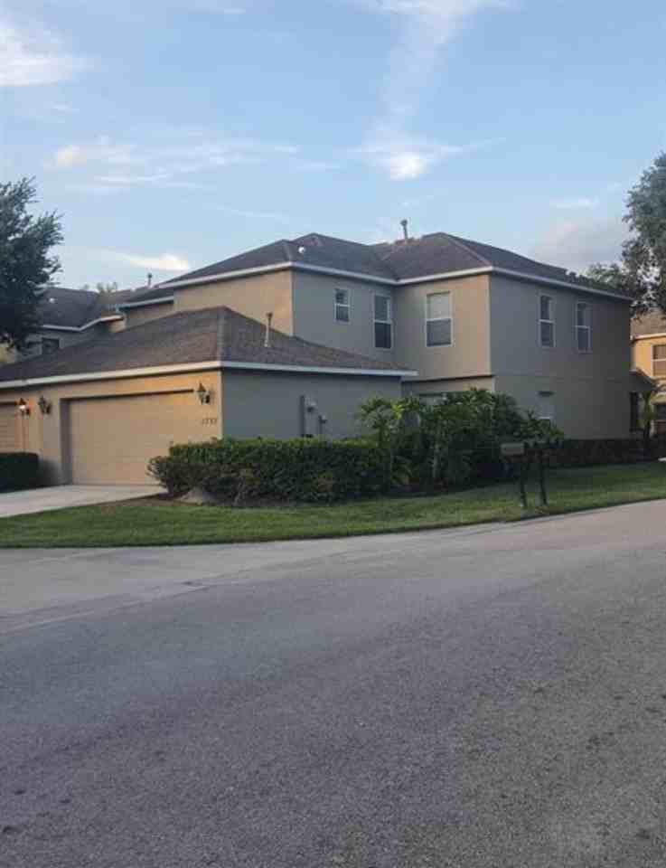 1733 Pointe West Way - Photo 3 of 22