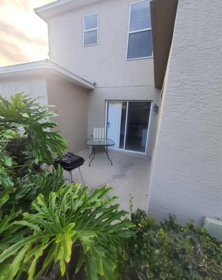 1733 Pointe West Way - Photo 4 of 22