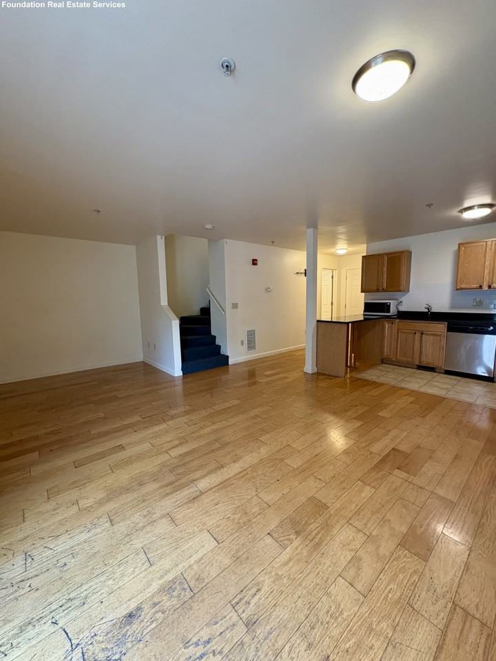 34 Raymond St #A - Photo 3 of 14