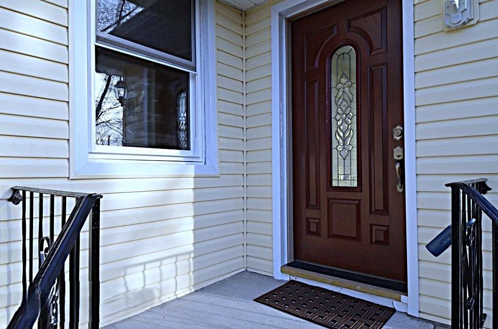 472 Teaneck Rd - Photo 2 of 19