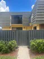 1014 10th Way - Photo 1 of 1