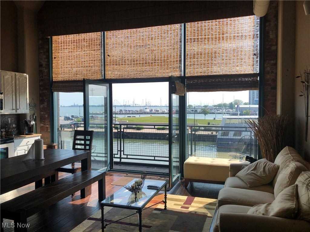 401 W Shoreline Dr - Photo 5 of 27