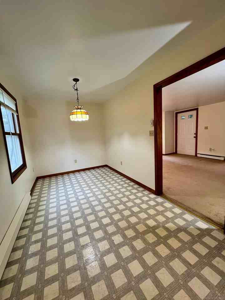 7 Golden Hill St - Photo 6 of 31