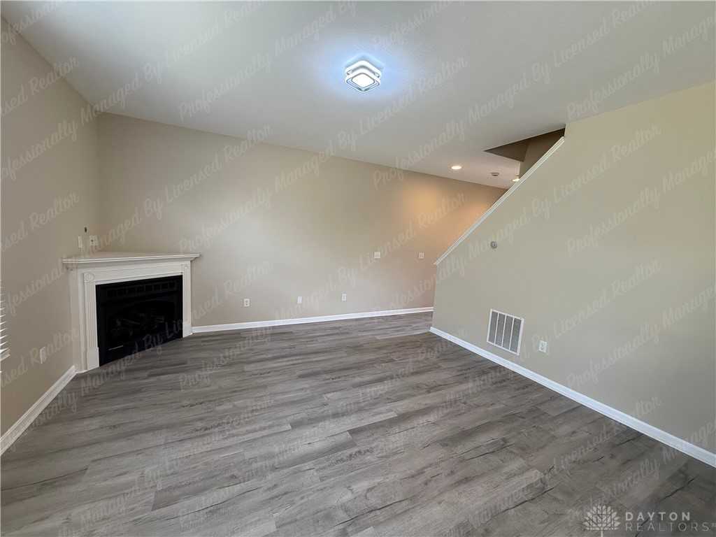 9235 Great Lakes Cir - Photo 6 of 37