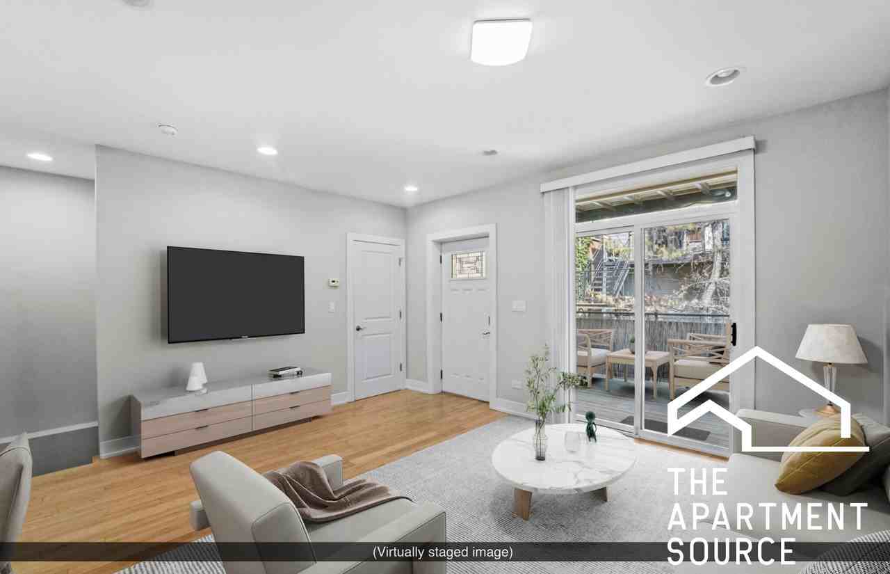 1337 W Walton St #1R - Photo 2 of 17