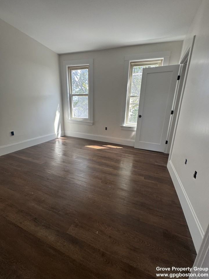 10 Hunting St #1 - Photo 5 of 9