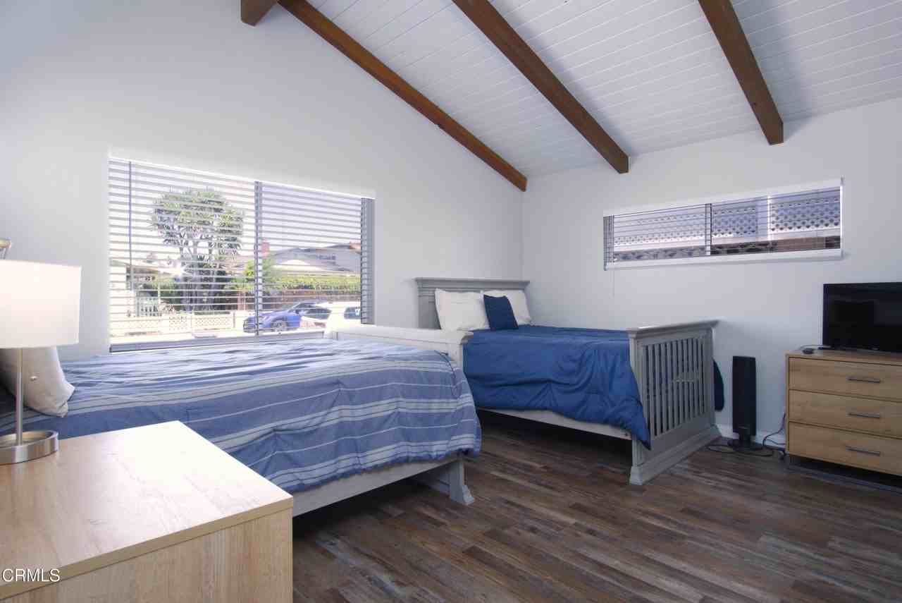 5230 Beachcomber St - Photo 2 of 13