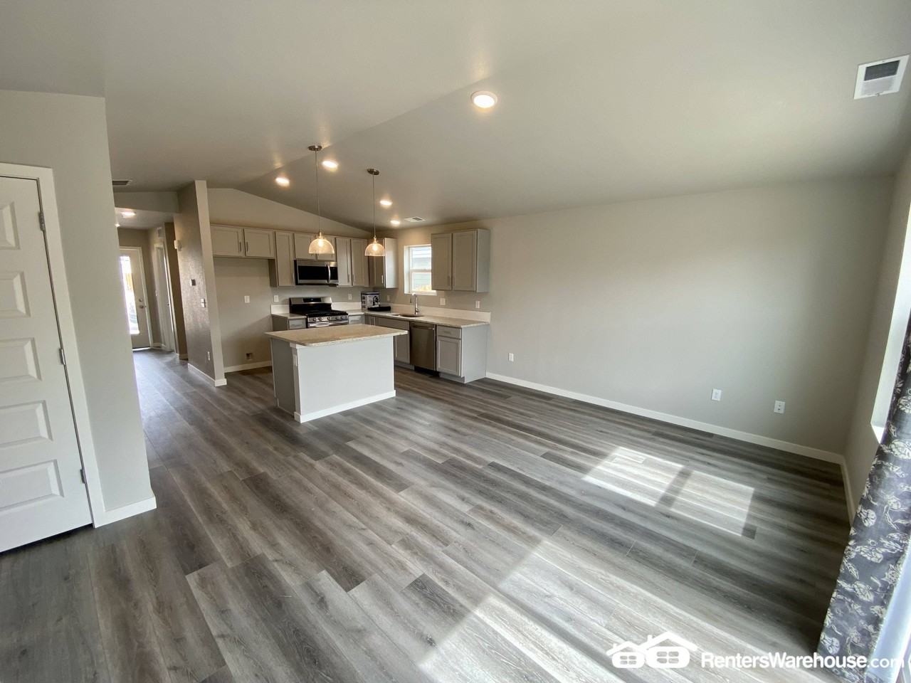 508 Bobcat Ct - Photo 3 of 13