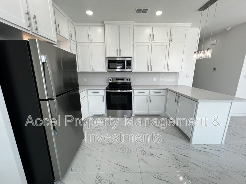 2011 Selena St #1 - Photo 5 of 17