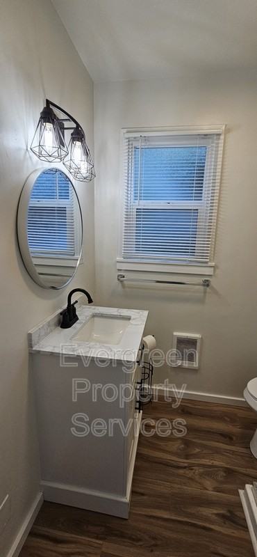 3138 Sacramento St - Photo 4 of 7