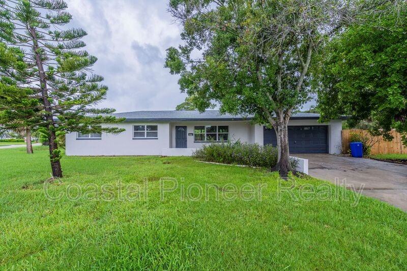 4600 Venetian Blvd Ne - Photo 3 of 34