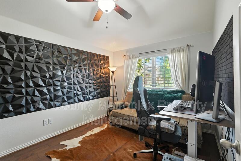 7114 Waterbury Dr #4RENT - Photo 2 of 12