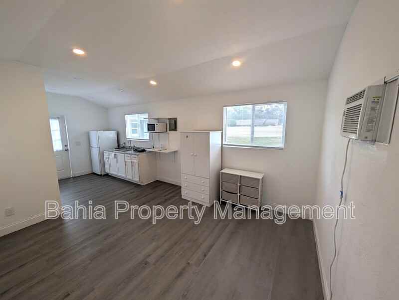 1002 Kirkland Dr #B - Photo 5 of 10