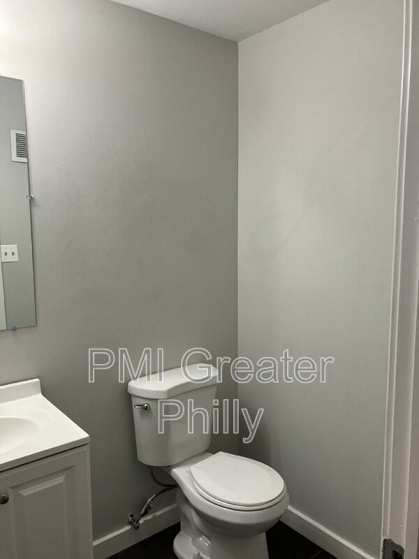 332 N 62nd St #1stFL - Photo 5 of 14