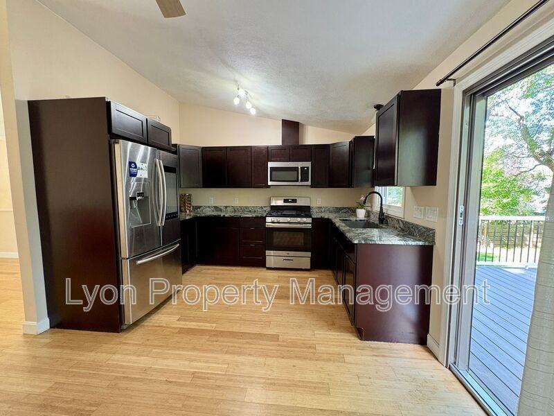 111 Brightside Ave - Photo 2 of 30