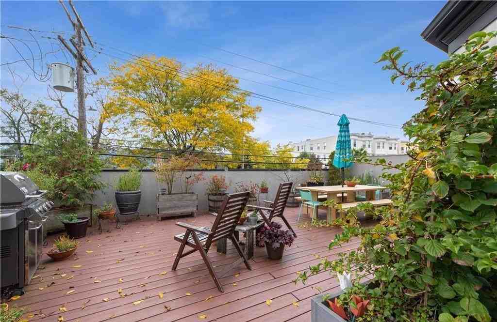 400 Warburton Ave - Photo 3 of 4