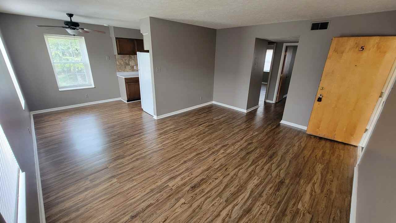 4403 Landside Dr - Photo 3 of 13