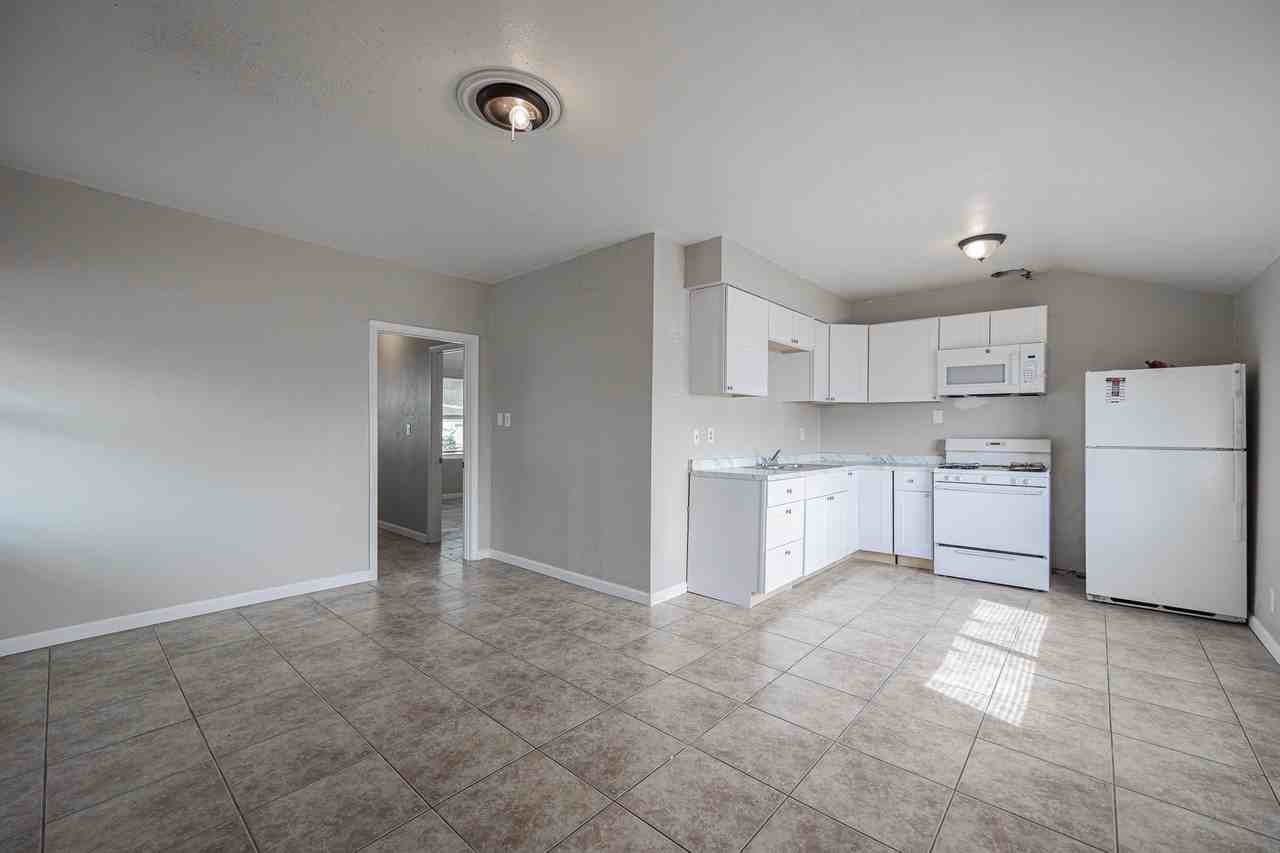 864 E Chandler Blvd - Photo 3 of 26