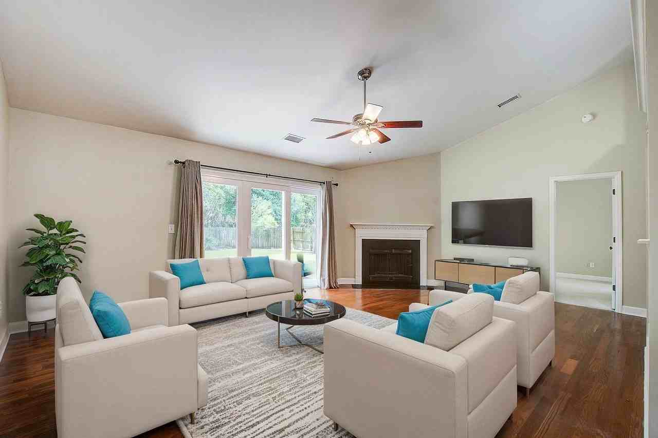 7069 Windmill Creek Rd - Photo 2 of 26