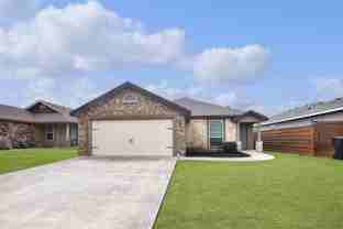 421 Bashaw Loop - Photo 1 of 1