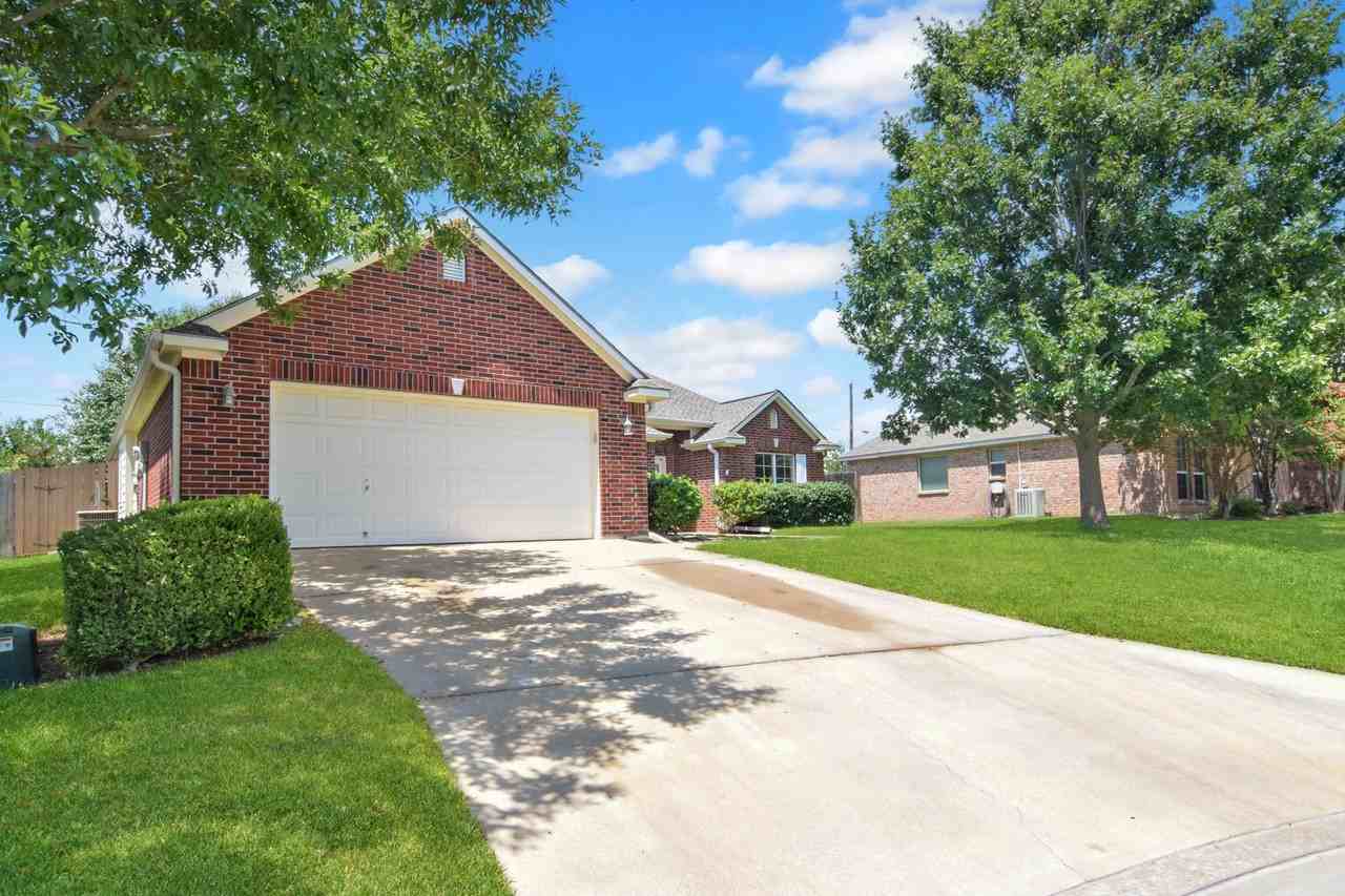 1204 Westend Dr - Photo 2 of 25