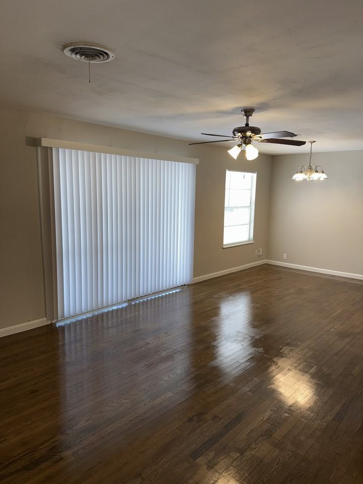 546 Artemis Dr - Photo 2 of 12