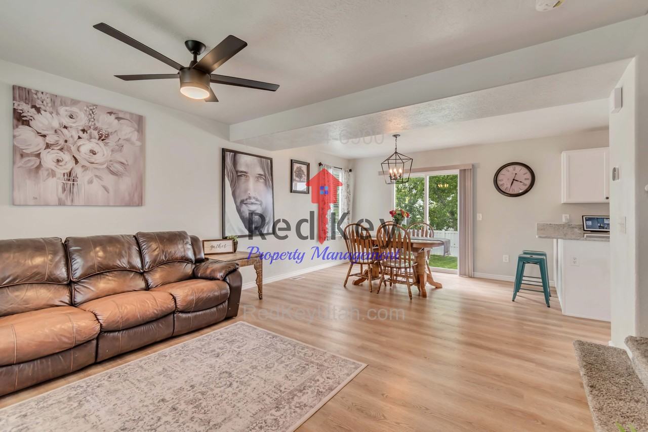 5503 Geneva Way - Photo 3 of 23