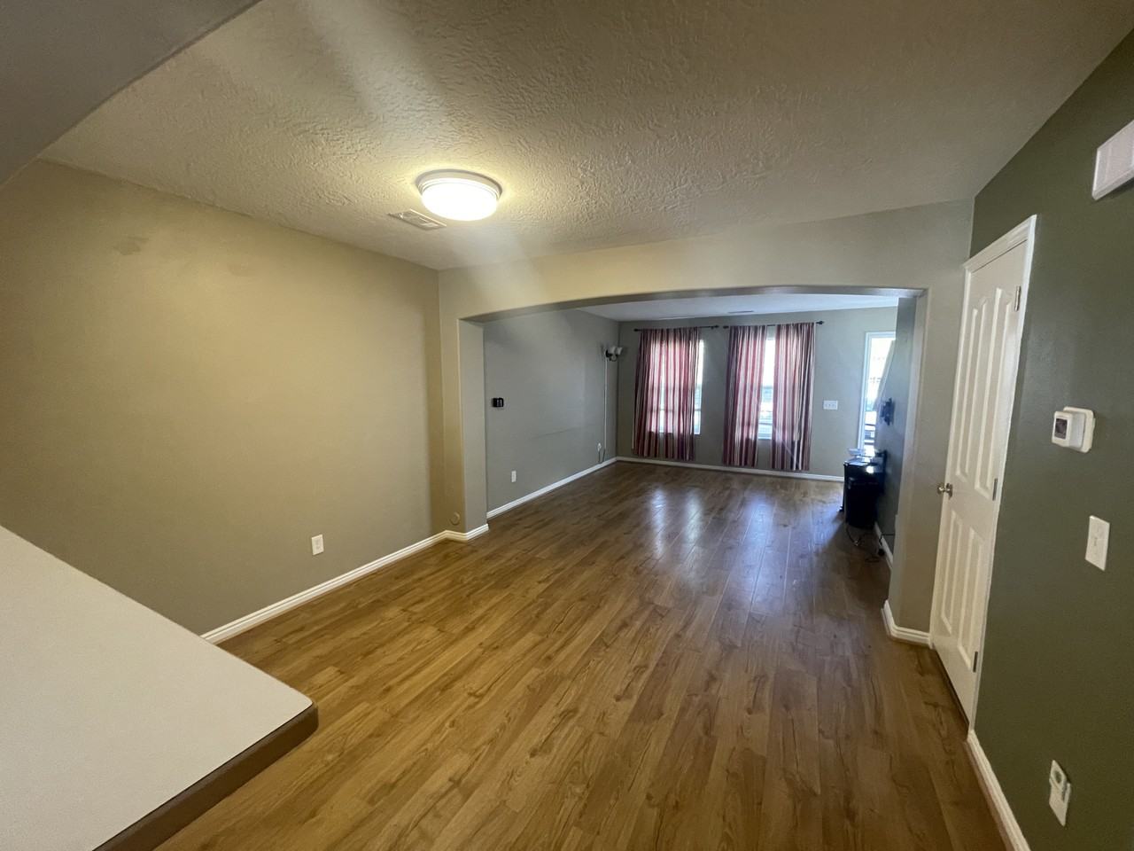 208 E Rockey Park Ln - Photo 4 of 18