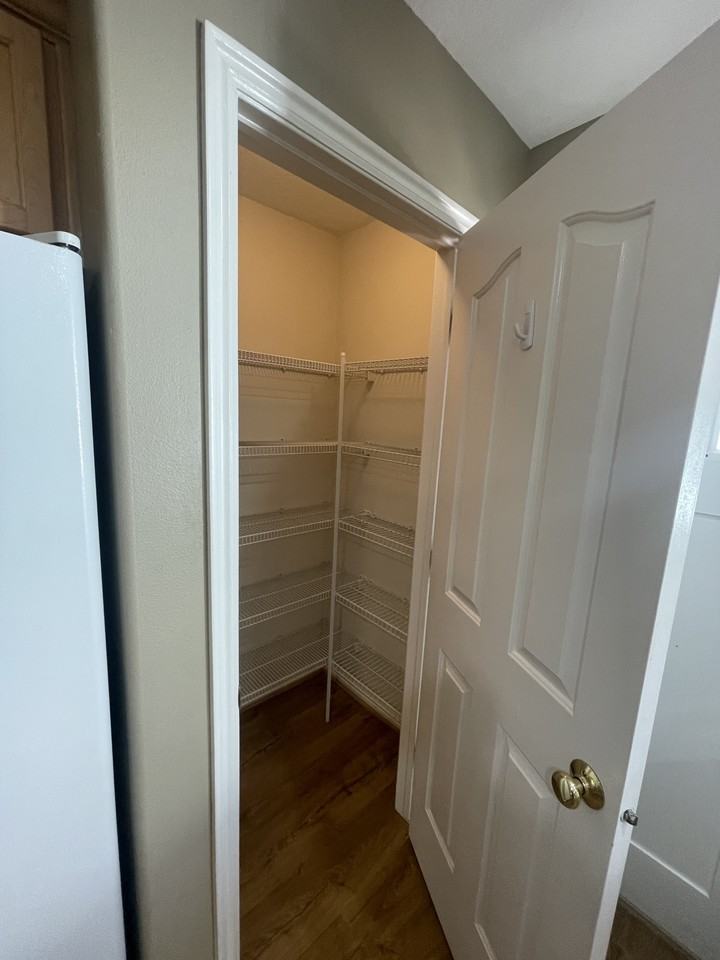 208 E Rockey Park Ln - Photo 6 of 18