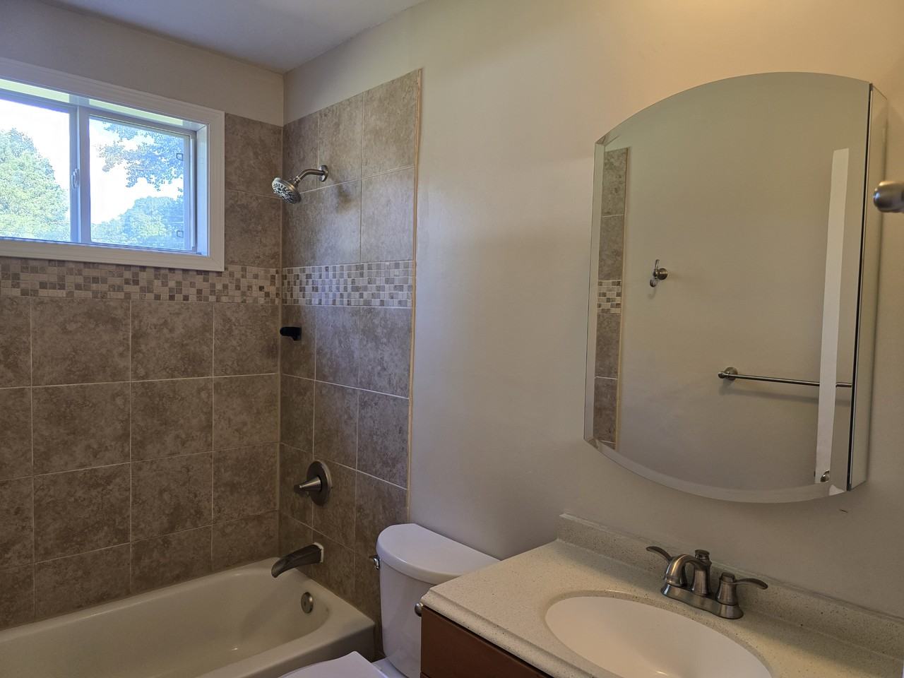 7998 Wynbrook Ln - Photo 6 of 41