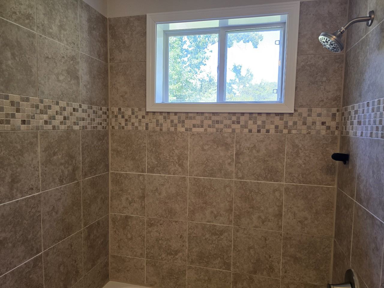 7998 Wynbrook Ln - Photo 7 of 41