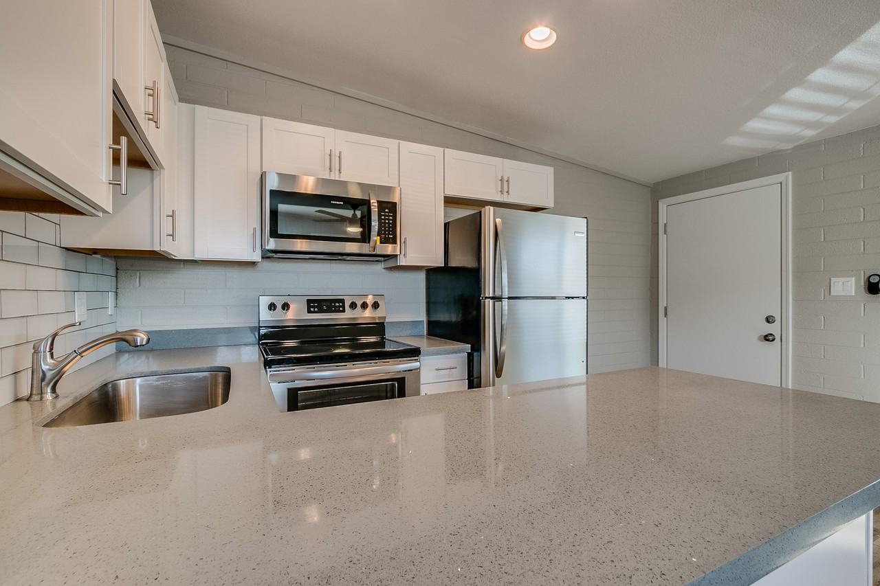 1008 S Mariana St - Photo 6 of 12