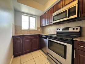425 Ne 7th Ave #5 - Photo 1 of 1