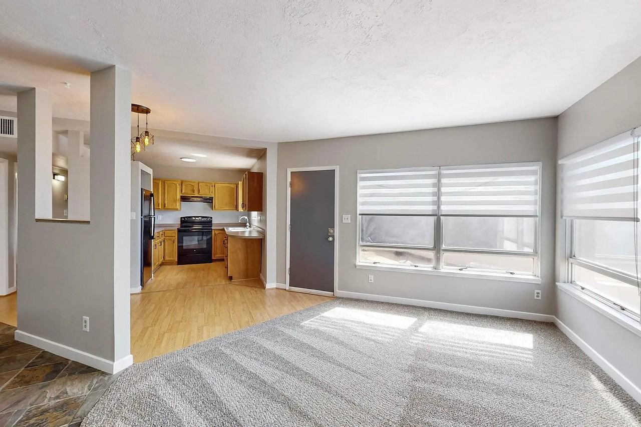 4614 Grand Ave Ne - Photo 2 of 24