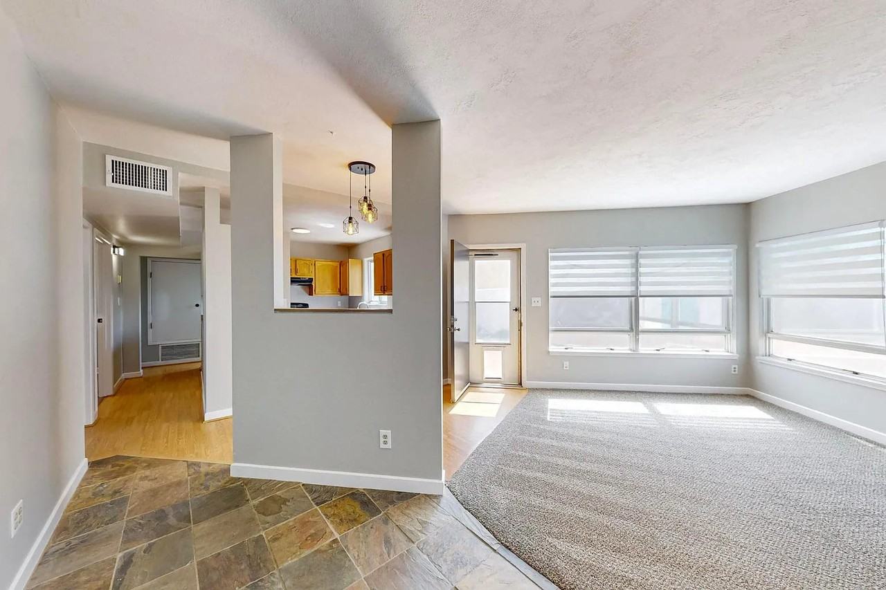 4614 Grand Ave Ne - Photo 3 of 24