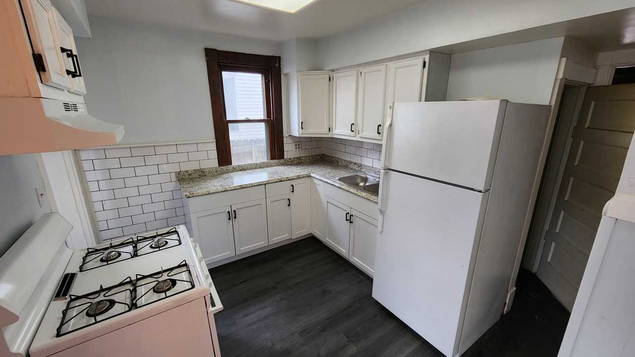 35 Woodland Dr - Photo 2 of 10